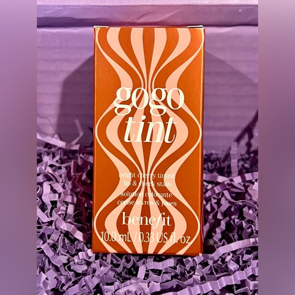 Benefit Gogo Tint Lip & Cheek Stain in Bright Cherry - Picture 11 of 11